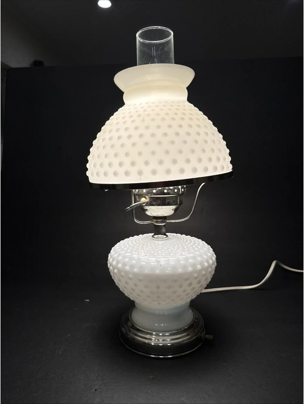 Vintage Hobnail White Milk Glass Electric Table Lamp 15” To Top Of Shade